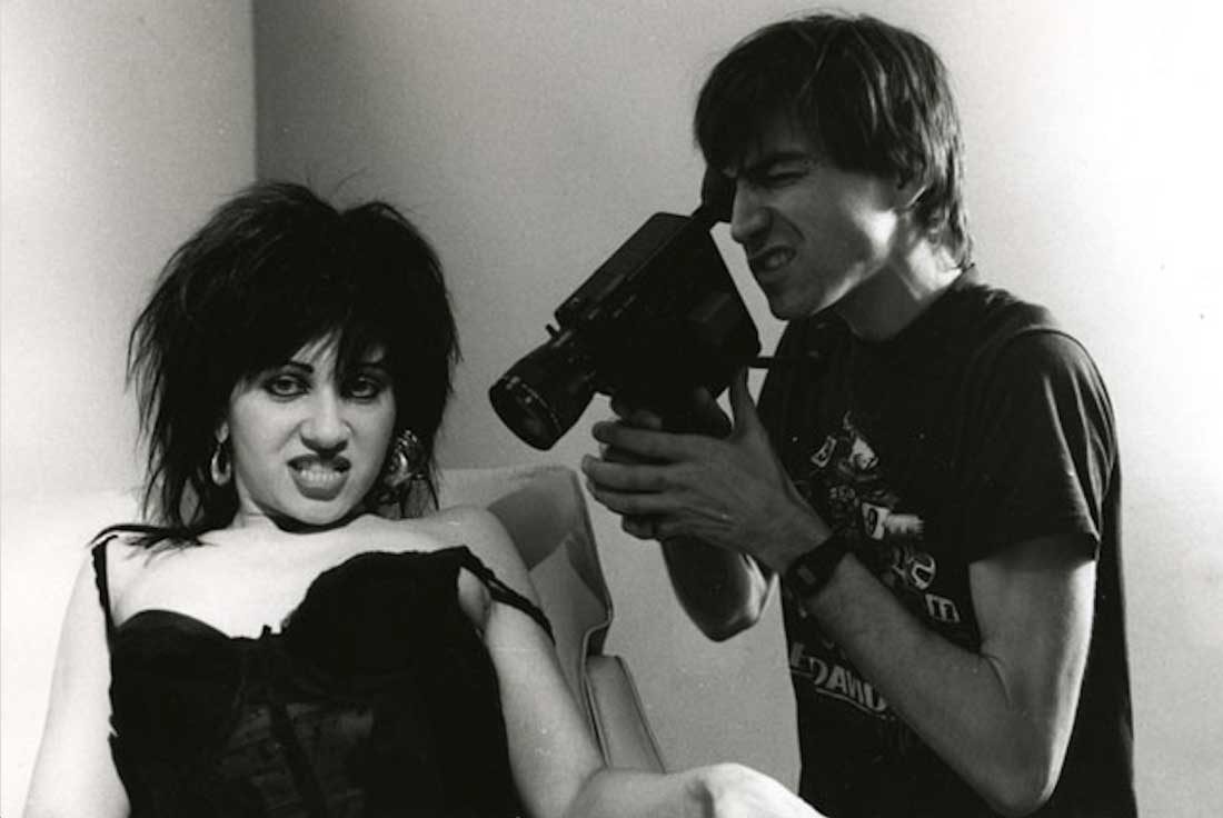 Richard-Kern-filmando-a-Lydia-Lunch-en-el-set-de-'Fingering',-1985